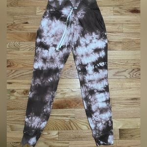 Brand new lululemon sweatpants